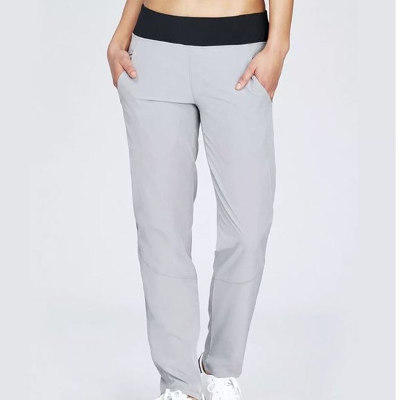 EleVen by Venus Williams Pants - EleVen by Venus Grey with Pockets Evolve Track Pants Medium NWT